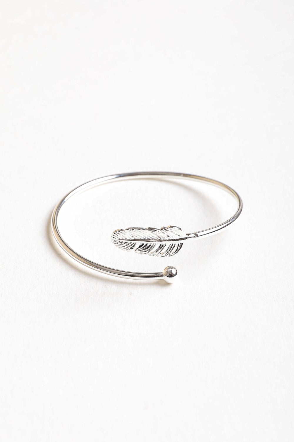 Chic Silver Feather Cuff Jewelry