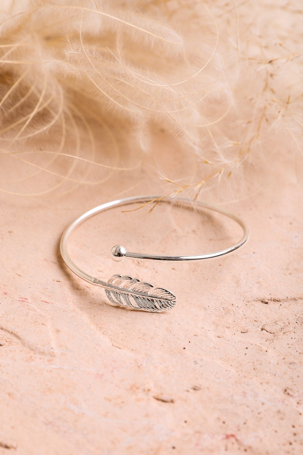 Chic Silver Feather Cuff Jewelry